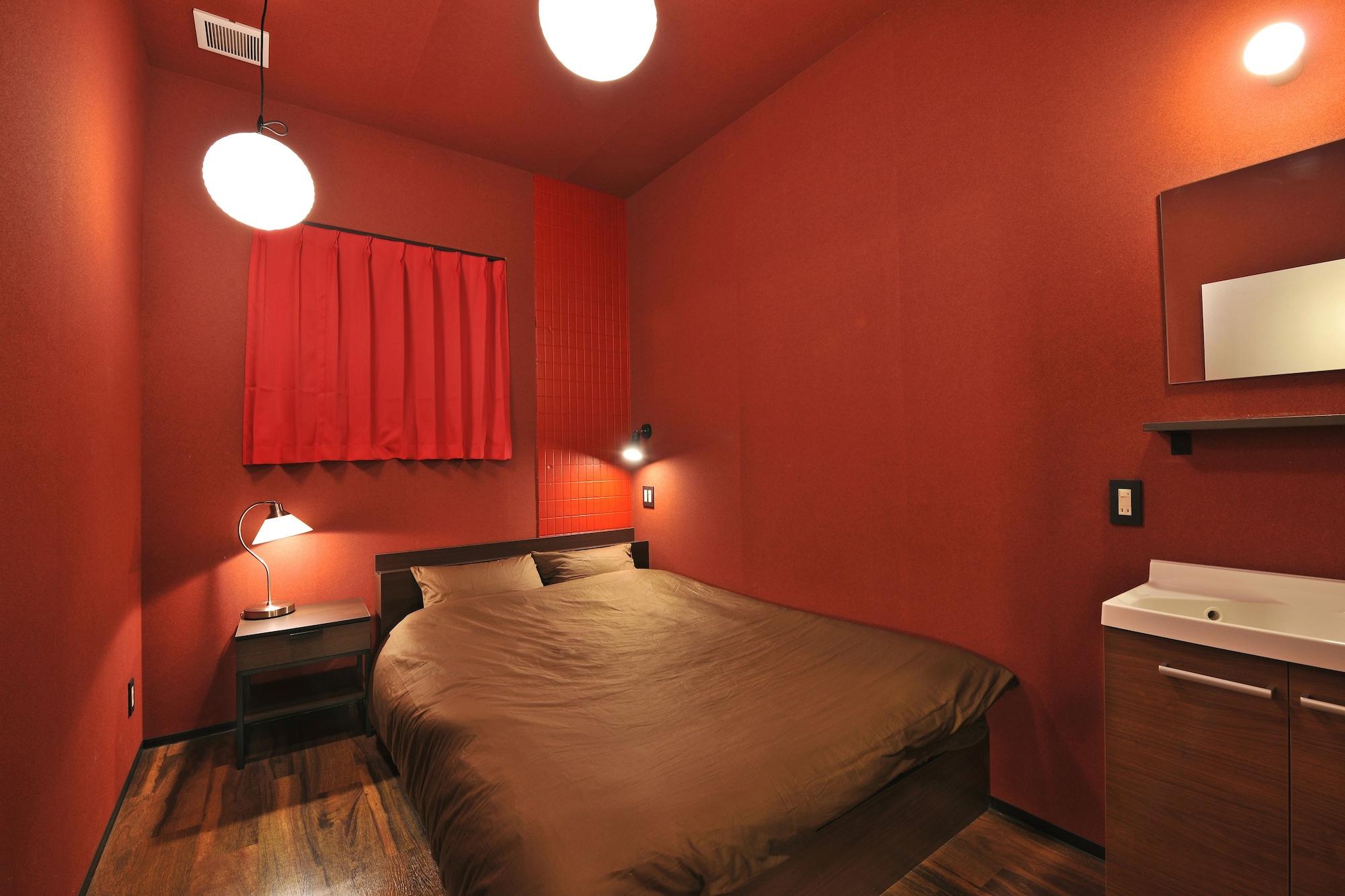 Khaosan World Namba Albergue